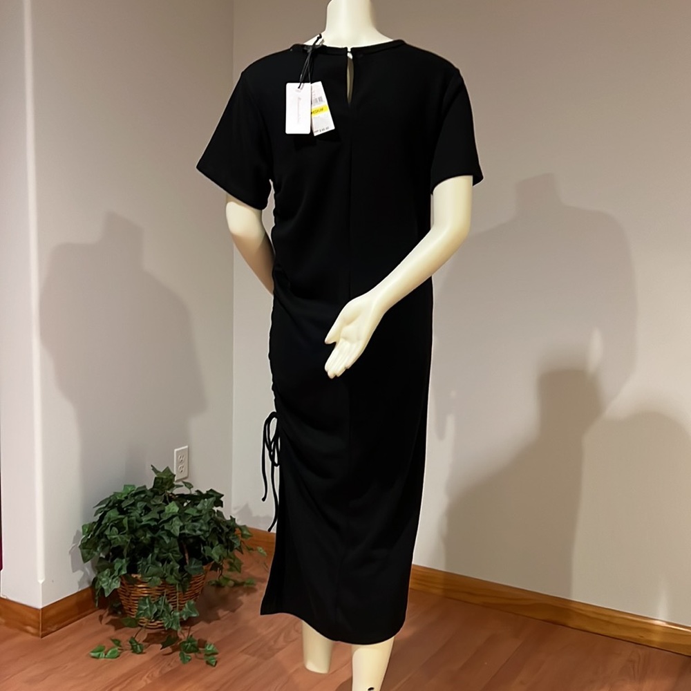 ⭐️ Ruched drawstring side with hem slit.This dress is so comfortable and chic+🎁 - Picture 7 of 10